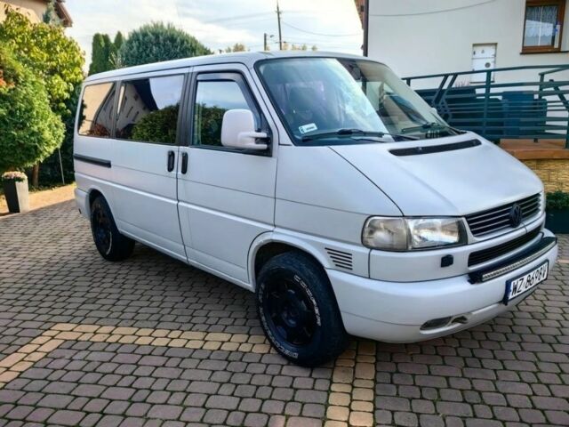 Серый Фольксваген Каравелла, объемом двигателя 2.5 л и пробегом 243 тыс. км за 2950 $, фото 1 на Automoto.ua