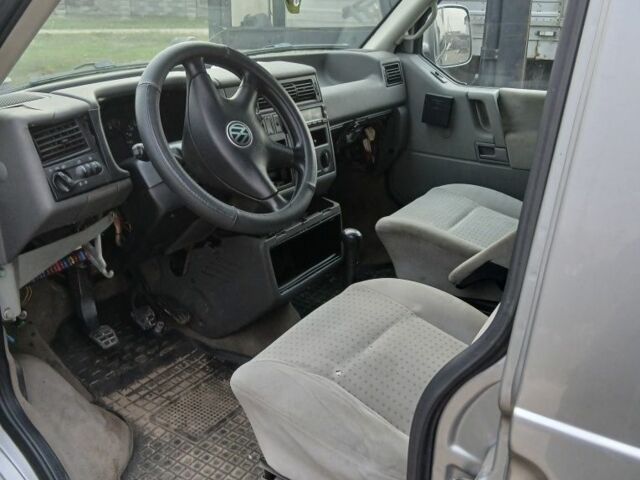 Сірий Фольксваген Каравелла, об'ємом двигуна 0 л та пробігом 270 тис. км за 3300 $, фото 2 на Automoto.ua