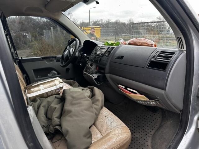 Серый Фольксваген Каравелла, объемом двигателя 1.9 л и пробегом 600 тыс. км за 3600 $, фото 2 на Automoto.ua