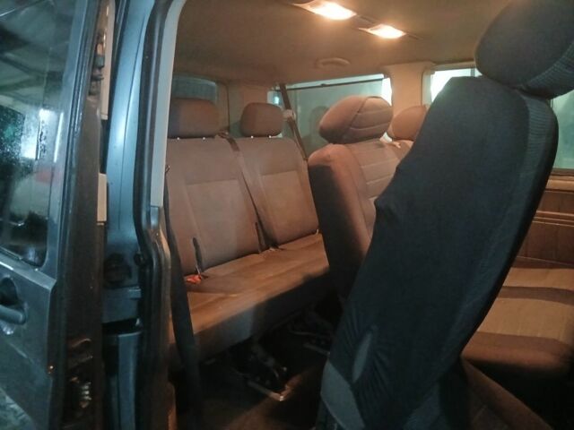 Сірий Фольксваген Каравелла, об'ємом двигуна 2.5 л та пробігом 300 тис. км за 5100 $, фото 7 на Automoto.ua