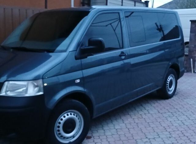 Сірий Фольксваген Каравелла, об'ємом двигуна 1.9 л та пробігом 216 тис. км за 13750 $, фото 2 на Automoto.ua