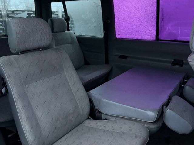 Серый Фольксваген Каравелла, объемом двигателя 0 л и пробегом 252 тыс. км за 2950 $, фото 9 на Automoto.ua