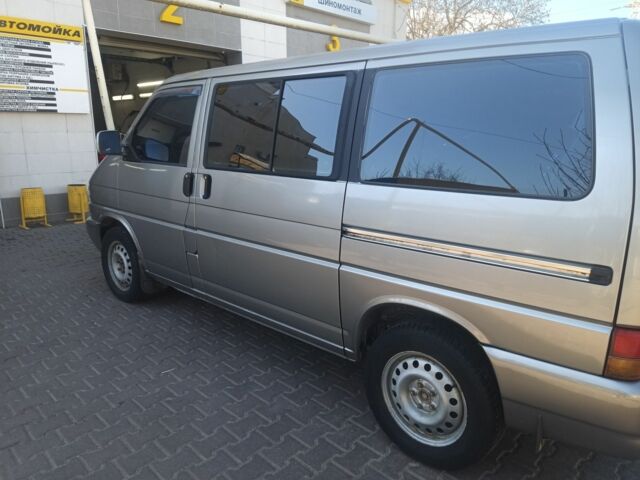 Серый Фольксваген Каравелла, объемом двигателя 2.8 л и пробегом 430 тыс. км за 8900 $, фото 1 на Automoto.ua