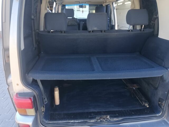 Серый Фольксваген Каравелла, объемом двигателя 2.8 л и пробегом 430 тыс. км за 8900 $, фото 6 на Automoto.ua