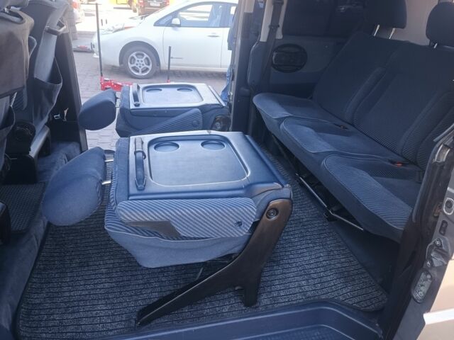 Серый Фольксваген Каравелла, объемом двигателя 2.8 л и пробегом 430 тыс. км за 8900 $, фото 5 на Automoto.ua