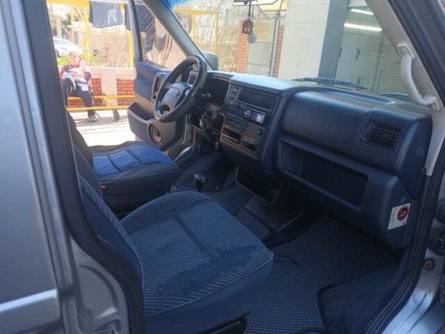 Серый Фольксваген Каравелла, объемом двигателя 2.8 л и пробегом 430 тыс. км за 8900 $, фото 8 на Automoto.ua