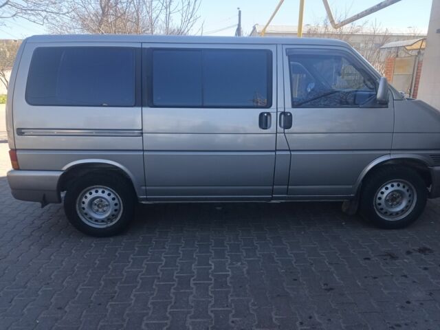 Серый Фольксваген Каравелла, объемом двигателя 2.8 л и пробегом 430 тыс. км за 8900 $, фото 3 на Automoto.ua