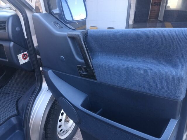 Серый Фольксваген Каравелла, объемом двигателя 2.8 л и пробегом 430 тыс. км за 8900 $, фото 7 на Automoto.ua