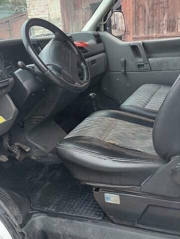 Серый Фольксваген Каравелла, объемом двигателя 1.9 л и пробегом 450 тыс. км за 4000 $, фото 8 на Automoto.ua