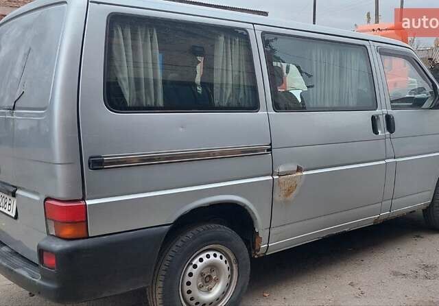 Серый Фольксваген Каравелла, объемом двигателя 1.9 л и пробегом 450 тыс. км за 4000 $, фото 2 на Automoto.ua