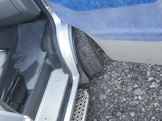 Серый Фольксваген Каравелла, объемом двигателя 2.5 л и пробегом 970 тыс. км за 4800 $, фото 5 на Automoto.ua