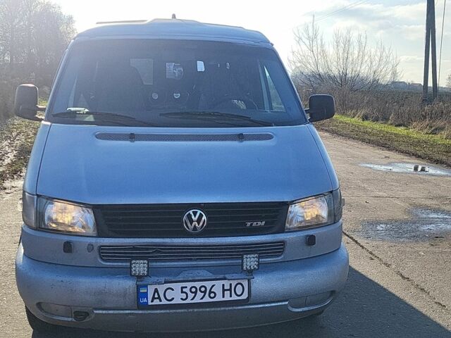 Серый Фольксваген Каравелла, объемом двигателя 2.5 л и пробегом 970 тыс. км за 4800 $, фото 2 на Automoto.ua