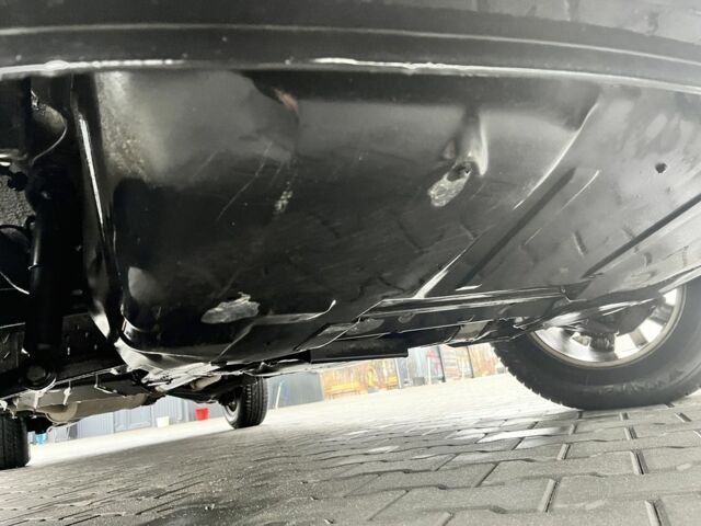 Серый Фольксваген Каравелла, объемом двигателя 2.5 л и пробегом 399 тыс. км за 13499 $, фото 5 на Automoto.ua