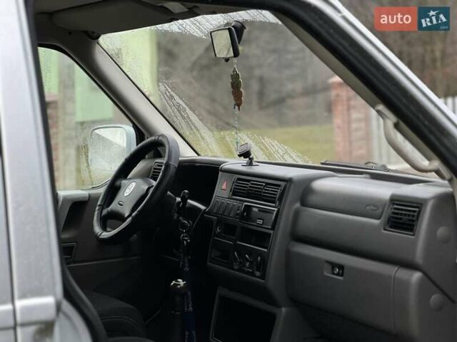 Серый Фольксваген Каравелла, объемом двигателя 2.5 л и пробегом 510 тыс. км за 9499 $, фото 33 на Automoto.ua