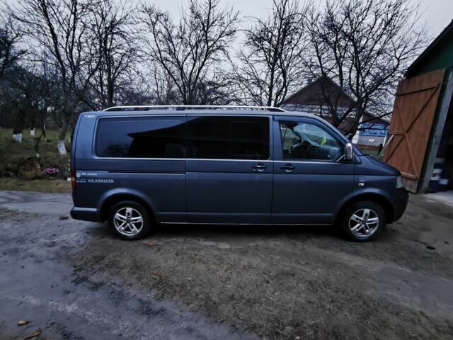 Серый Фольксваген Каравелла, объемом двигателя 2.5 л и пробегом 420 тыс. км за 9800 $, фото 5 на Automoto.ua
