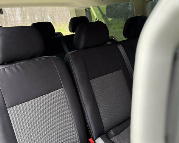 Сірий Фольксваген Каравелла, об'ємом двигуна 2.5 л та пробігом 414 тис. км за 13000 $, фото 40 на Automoto.ua