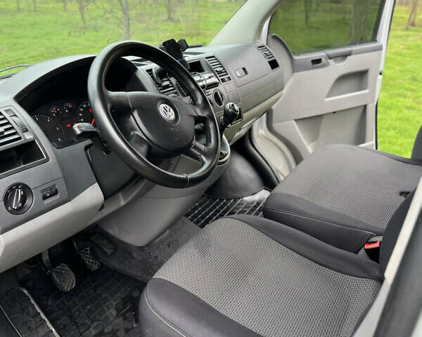 Сірий Фольксваген Каравелла, об'ємом двигуна 2.5 л та пробігом 414 тис. км за 13000 $, фото 35 на Automoto.ua