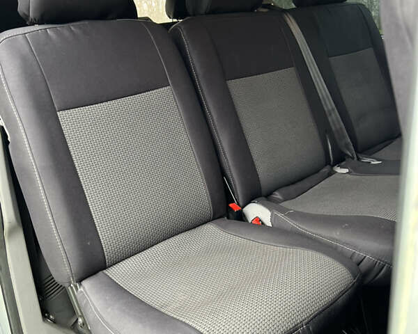 Сірий Фольксваген Каравелла, об'ємом двигуна 2.5 л та пробігом 414 тис. км за 13000 $, фото 39 на Automoto.ua