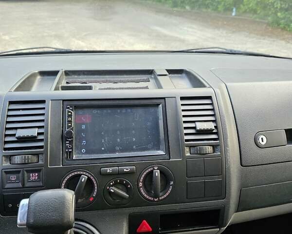 Серый Фольксваген Каравелла, объемом двигателя 2.46 л и пробегом 385 тыс. км за 9199 $, фото 24 на Automoto.ua