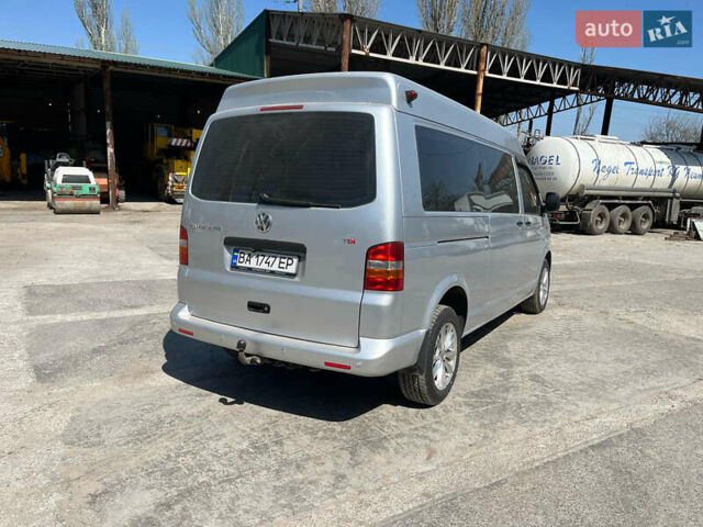 Серый Фольксваген Каравелла, объемом двигателя 2.5 л и пробегом 430 тыс. км за 9200 $, фото 11 на Automoto.ua