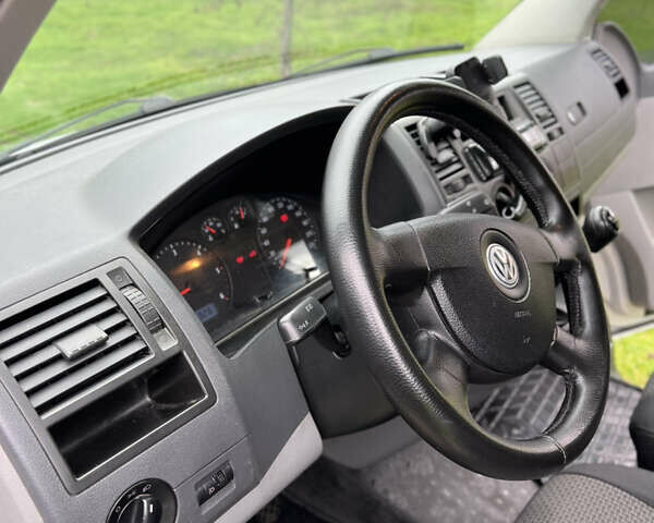 Сірий Фольксваген Каравелла, об'ємом двигуна 2.5 л та пробігом 414 тис. км за 13000 $, фото 33 на Automoto.ua