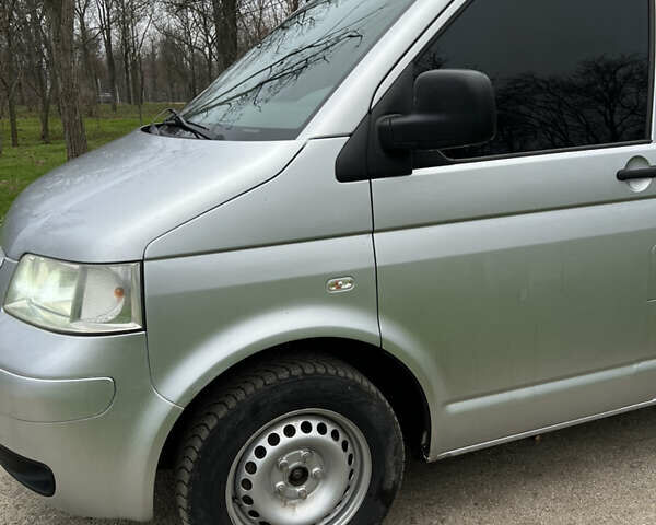 Сірий Фольксваген Каравелла, об'ємом двигуна 2.5 л та пробігом 414 тис. км за 13000 $, фото 3 на Automoto.ua