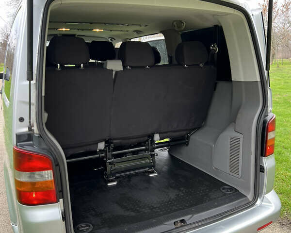 Сірий Фольксваген Каравелла, об'ємом двигуна 2.5 л та пробігом 414 тис. км за 13000 $, фото 31 на Automoto.ua