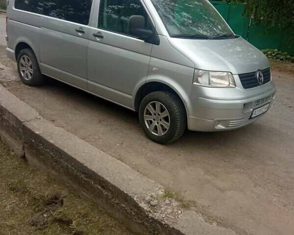 Сірий Фольксваген Каравелла, об'ємом двигуна 2.5 л та пробігом 437 тис. км за 8499 $, фото 2 на Automoto.ua