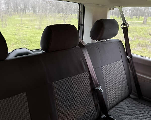 Сірий Фольксваген Каравелла, об'ємом двигуна 2.5 л та пробігом 414 тис. км за 13000 $, фото 26 на Automoto.ua