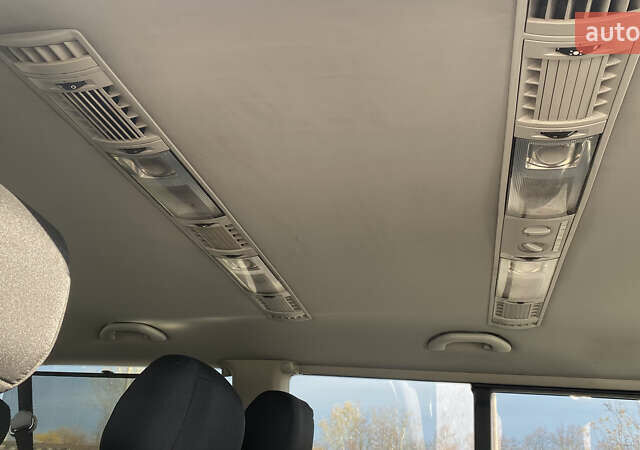 Серый Фольксваген Каравелла, объемом двигателя 1.9 л и пробегом 308 тыс. км за 12800 $, фото 11 на Automoto.ua