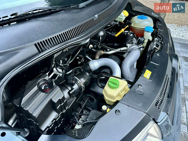 Серый Фольксваген Каравелла, объемом двигателя 2.46 л и пробегом 308 тыс. км за 12300 $, фото 23 на Automoto.ua