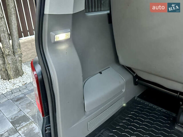 Серый Фольксваген Каравелла, объемом двигателя 2.46 л и пробегом 308 тыс. км за 12300 $, фото 43 на Automoto.ua