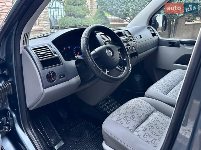 Серый Фольксваген Каравелла, объемом двигателя 2.46 л и пробегом 308 тыс. км за 12300 $, фото 30 на Automoto.ua