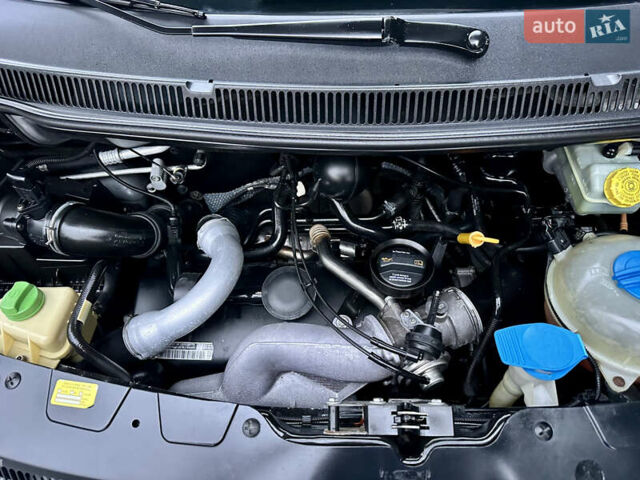 Серый Фольксваген Каравелла, объемом двигателя 2.46 л и пробегом 308 тыс. км за 12300 $, фото 26 на Automoto.ua