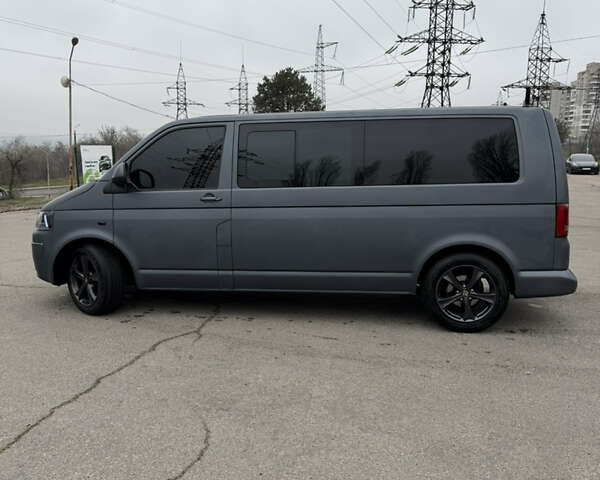 Серый Фольксваген Каравелла, объемом двигателя 1.97 л и пробегом 319 тыс. км за 16500 $, фото 6 на Automoto.ua