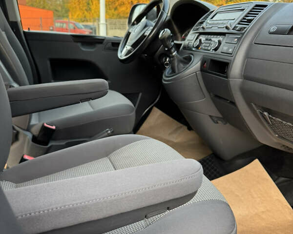 Фольксваген Каравелла 2010 у Дніпро (Дніпропетровську) на Automoto.ua Сірий Фольксваген Каравелла, об'ємом двигуна 1.97 л та пробігом 209 тис. км за 14999 $, фото 11 на Automoto.ua