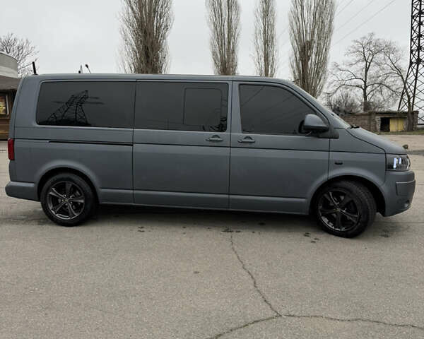 Серый Фольксваген Каравелла, объемом двигателя 1.97 л и пробегом 319 тыс. км за 16500 $, фото 8 на Automoto.ua