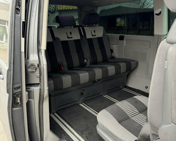 Серый Фольксваген Каравелла, объемом двигателя 1.97 л и пробегом 319 тыс. км за 16500 $, фото 18 на Automoto.ua