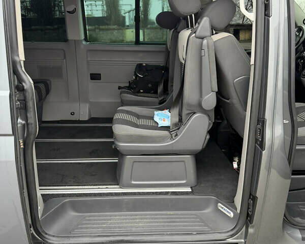 Серый Фольксваген Каравелла, объемом двигателя 1.97 л и пробегом 319 тыс. км за 16500 $, фото 19 на Automoto.ua