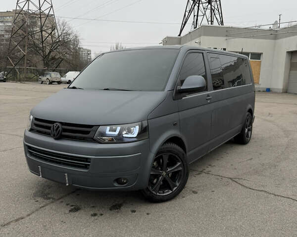 Серый Фольксваген Каравелла, объемом двигателя 1.97 л и пробегом 319 тыс. км за 16500 $, фото 7 на Automoto.ua