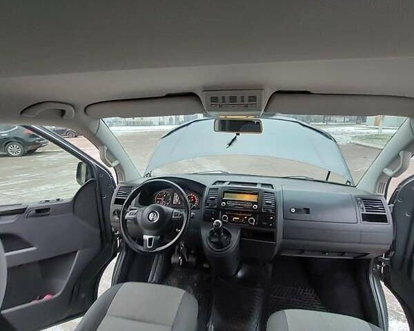 Сірий Фольксваген Каравелла, об'ємом двигуна 2 л та пробігом 220 тис. км за 17999 $, фото 25 на Automoto.ua