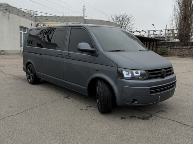 Серый Фольксваген Каравелла, объемом двигателя 2 л и пробегом 319 тыс. км за 16500 $, фото 5 на Automoto.ua