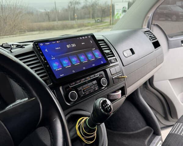 Серый Фольксваген Каравелла, объемом двигателя 1.97 л и пробегом 319 тыс. км за 16500 $, фото 16 на Automoto.ua