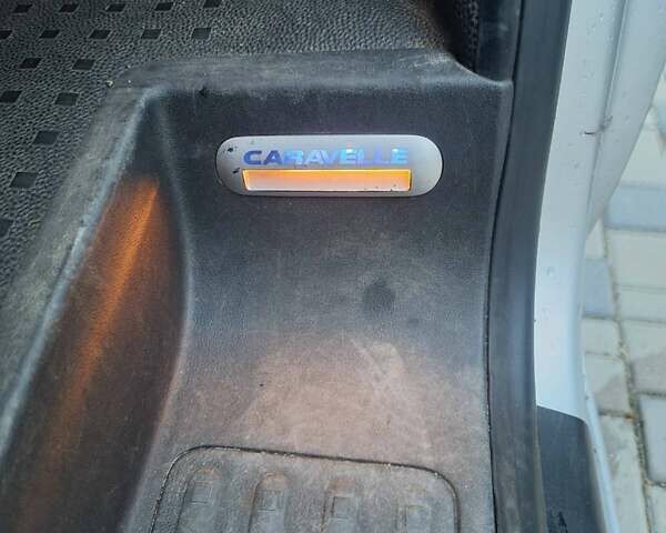 Сірий Фольксваген Каравелла, об'ємом двигуна 2 л та пробігом 380 тис. км за 16900 $, фото 5 на Automoto.ua