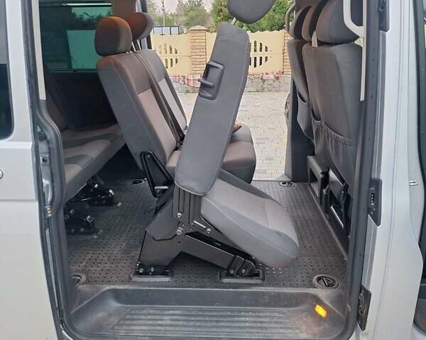 Сірий Фольксваген Каравелла, об'ємом двигуна 2 л та пробігом 380 тис. км за 16900 $, фото 6 на Automoto.ua