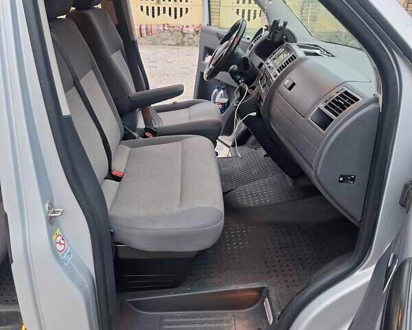 Сірий Фольксваген Каравелла, об'ємом двигуна 2 л та пробігом 380 тис. км за 16900 $, фото 3 на Automoto.ua