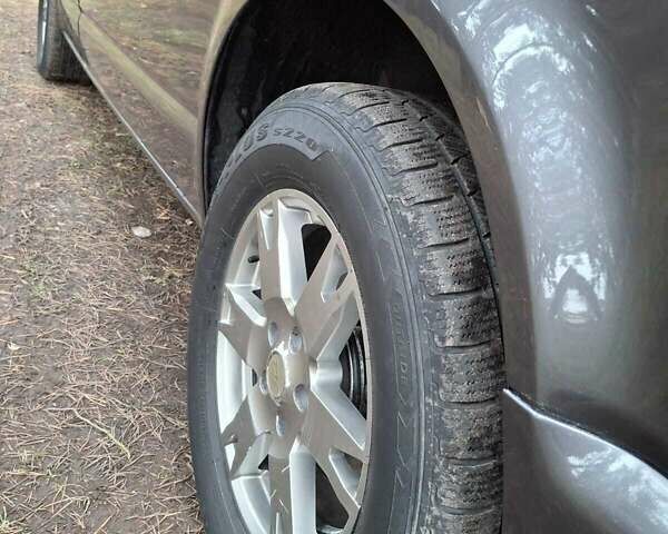 Серый Фольксваген Каравелла, объемом двигателя 1.97 л и пробегом 302 тыс. км за 16000 $, фото 31 на Automoto.ua