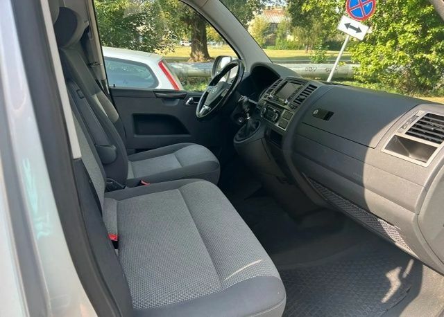 Серый Фольксваген Каравелла, объемом двигателя 2 л и пробегом 266 тыс. км за 8000 $, фото 16 на Automoto.ua