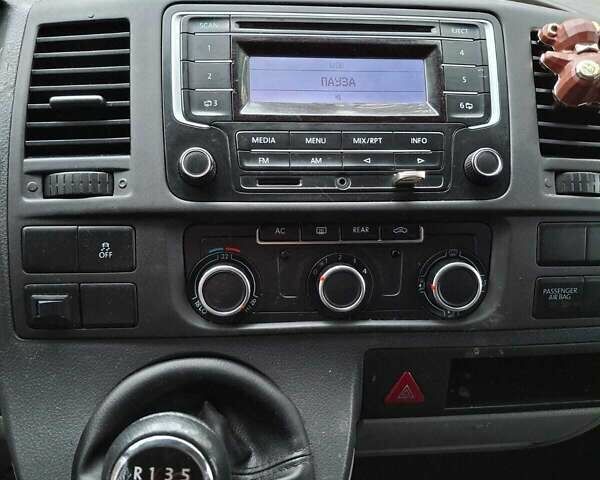 Серый Фольксваген Каравелла, объемом двигателя 1.97 л и пробегом 302 тыс. км за 16000 $, фото 23 на Automoto.ua