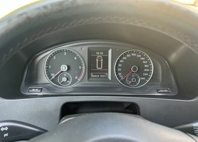 Серый Фольксваген Каравелла, объемом двигателя 2 л и пробегом 266 тыс. км за 8000 $, фото 19 на Automoto.ua